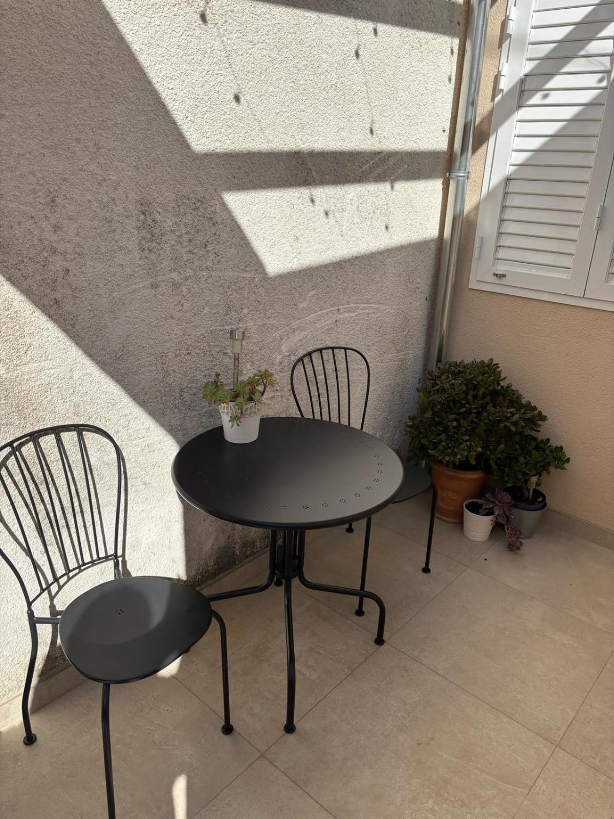 Apartment Ana Vis Bagian luar foto