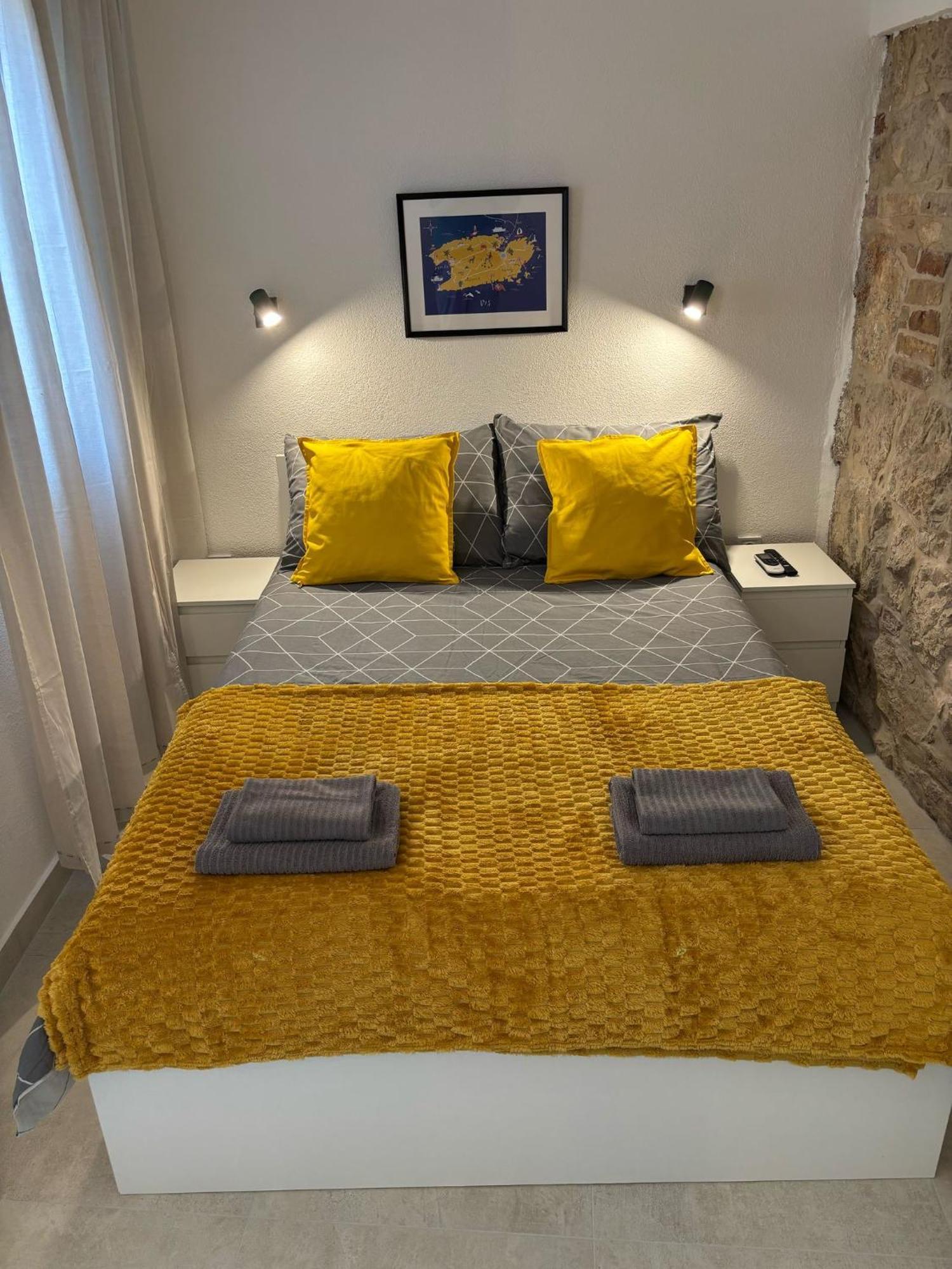 Apartment Ana Vis Bagian luar foto